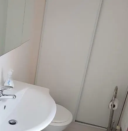 Alojamento de Acomodação e Pequeno-almoço Maison D'hotes Les Polyanthas 2*